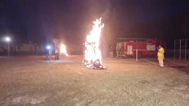 Chandauli News: ब्लैकआउट में युद्ध जैसे हालात का अभ्यास, NDRF से लेकर स्कूली छात्रों ने लिया हिस्सा.

