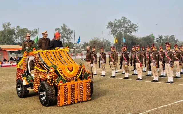 Chandauli News: डीआरएम उदय सिंह मीणा ने कहा भारत देश की धड़कन है डीडीयू रेल मंडल.

