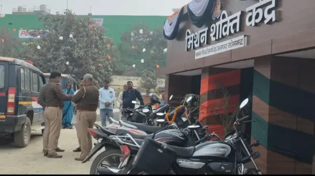 Sonbhadra News: दो धर्म के युवक-युवती के विवाह पर तनाव, युवक को मिली धमकी.