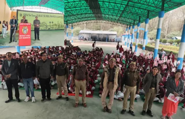 Sonbhadra News: प्रदेश को विकसित करना है तो नारी को सशक्त बनाना होगा- नरेंद्र कुमार सिंह.
