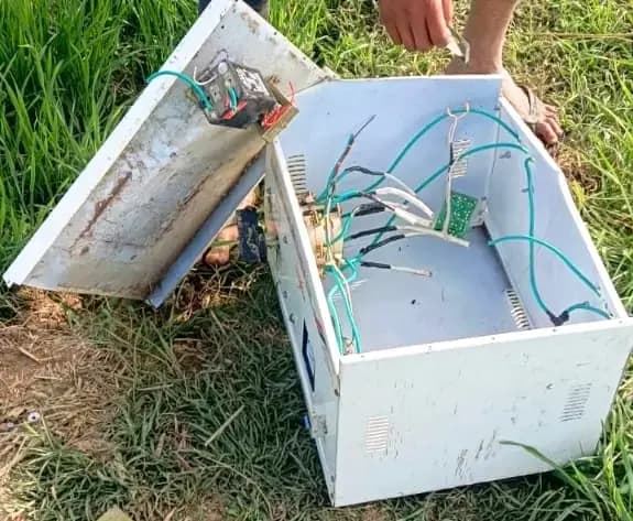 Chandauli News: चोरों ने पंपसेट और स्टेबलाइजर सहित हजारों के सामान पर हाथ किया साफ.