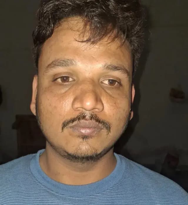 Chandauli News: नाबालिग से दुष्कर्म के प्रयास का आरोप, पुलिस ने आरोपी को किया गिरफ्तार.
