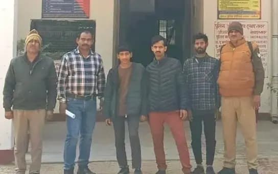 Chandauli News: चोरी की घटनाओं का खुलासा, तीन शातिर चोर गिरफ्तार, नकदी व जेवर बरामद.
