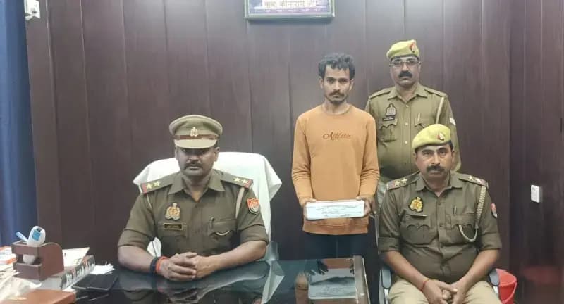 Chandauli News: शातिर बकरी चोर तमंचा और कारतूस के साथ गिरफ्तार.
