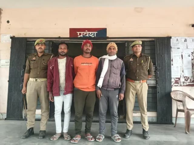 Sonbhadra News: 3 अभियुक्त गिरफ्तार, वाहन से गिट्टी का अवैध परिवहन करते पकड़े गए.