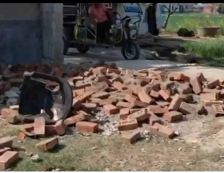 Chandauli News: जमीन विवाद में मारपीट, सात लोगों पर मुकदमा दर्ज.
