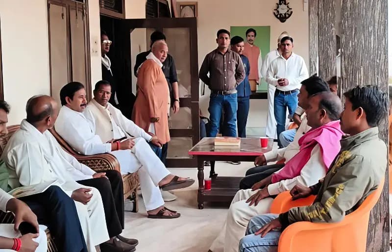 Chandauli News: अनिल राजभर का बयान, सभी भारतीयों की सुरक्षित वापसी होंगी सुनिश्चित.

