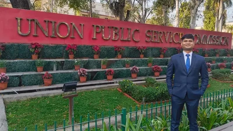 Sonbhadra News: डीएवी रिहंदनगर के पूर्व छात्र ने 
यूपीएससी में हासिल की सफलता, क्षेत्र में खुशी की लहर.