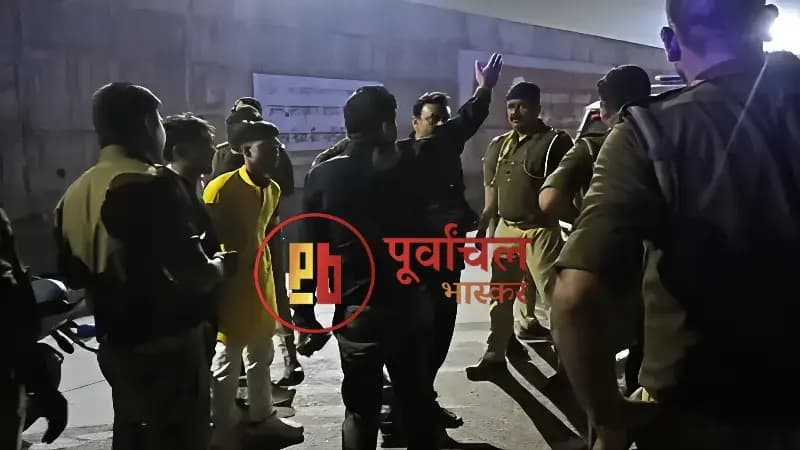 Chandauli News: जिला मुख्यालय देह व्यापार का खुलासा, निजी मकान से महिला व युवक गिरफ्तार.
