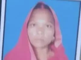 Sonbhadra News: महुआ के पेड़ से लटकता मिला महिला का शव, गांव में मचा हड़कंप.