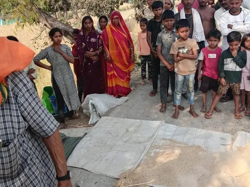 Sonbhadra News: धान कुटाई मशीन की चपेट में आने से एक महिला की मौत, परिजनों में मचा कोहराम.