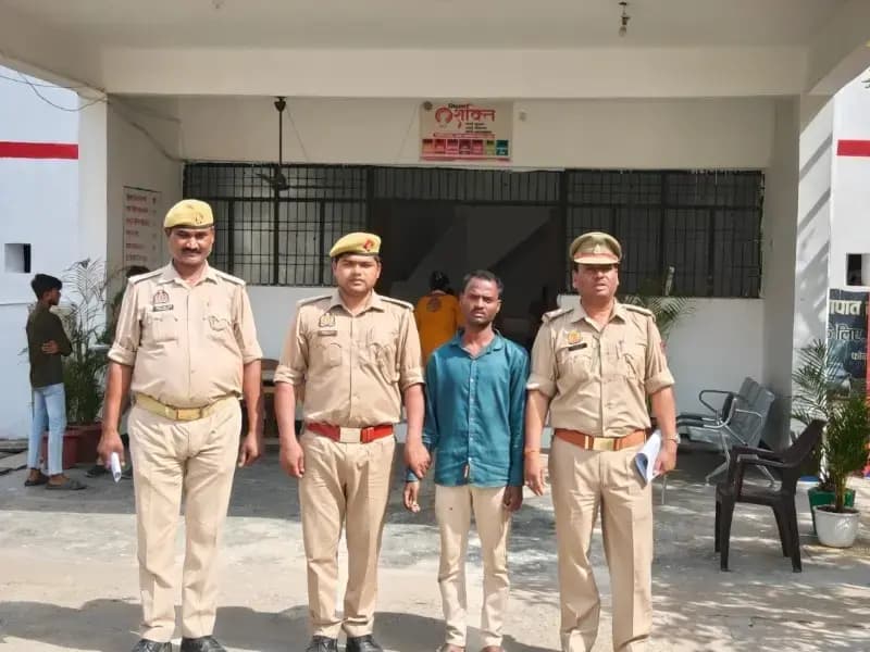 Sonbhadra News: महिला उत्पीड़न मामले में वांछित अभियुक्त गिरफ्तार.