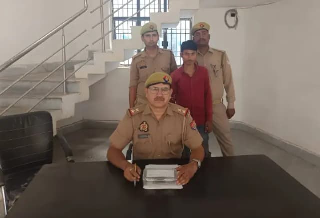 Chandauli News: चोरी का वांछित आरोपी गिरफ्तार, पायल और नकदी बरामद. 
