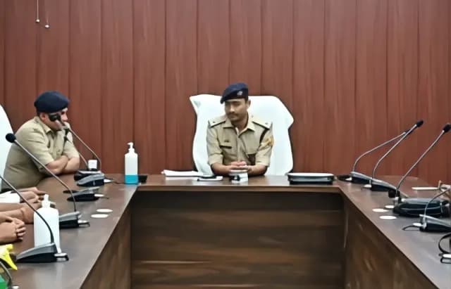 Chandauli News: नवागत एसपी आकाश पटेल के तेवर सख्त, क्रॉस बॉर्डर अपराध पर होगी कड़ी कार्रवाई.
