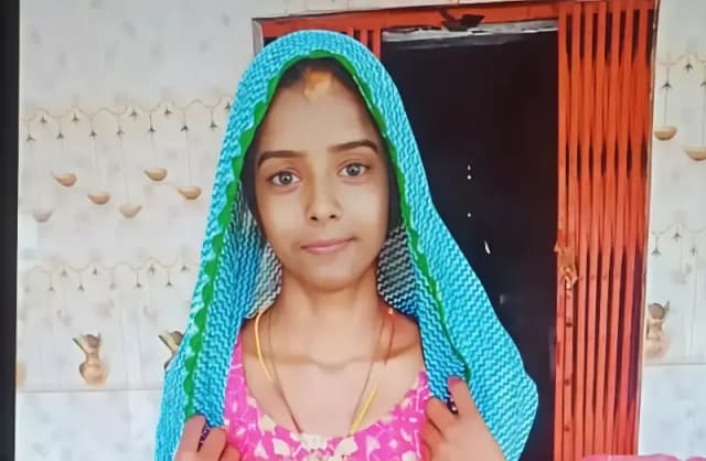 Chandauli News: इलाज के दौरान विवाहिता की मौत, मायके पक्ष ने लगाया हत्या का आरोप.
