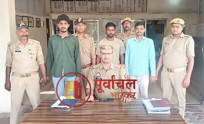 Chandauli News:हाईवे पर डीजल चोरी गैंग का पर्दाफाश, 3 गिरफ्तार, स्विफ्ट कार समेत उपकरण बरामद.
