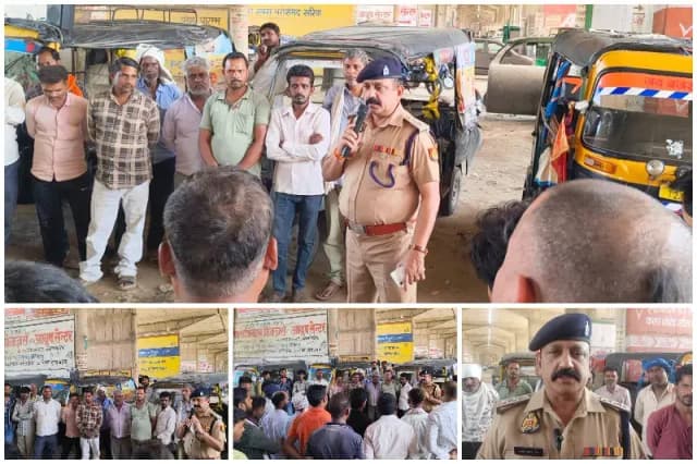 Sonbhadra News: पुलिस ने ऑटो चालकों को किया जागरूक, नियम उल्लंघन पर सख्ती की चेतावनी.