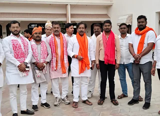 Chandauli News: कैबिनेट मंत्री अनिल राजभर का आश्वासन, नहीं बढ़ेगे पेट्रोल-डीजल के दाम, जनता ना हो परेशान. 
