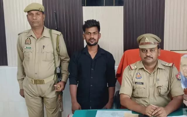 Chandauli News: महिलाओं पर फब्तियां कसने वाला युवक गिरफ्तार.
