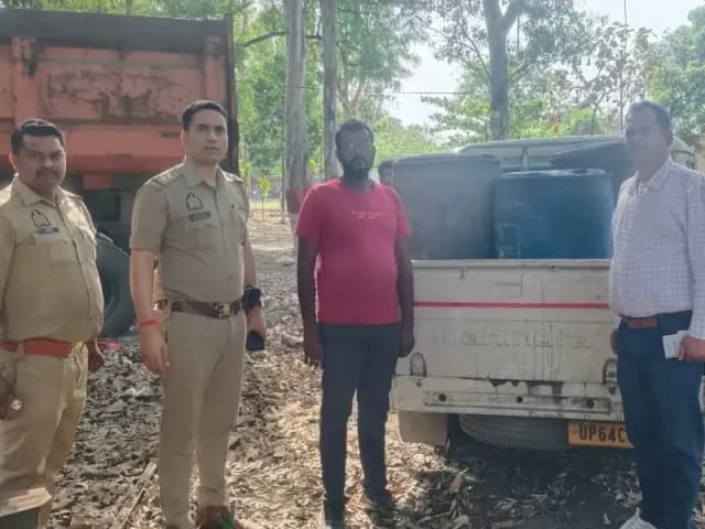 Sonbhadra News: 800 लीटर डीजल, 30 लीटर पेट्रोल जब्त, शक्तिनगर पुलिस ने अवैध परिवहन करते पिकअप पकड़ी.