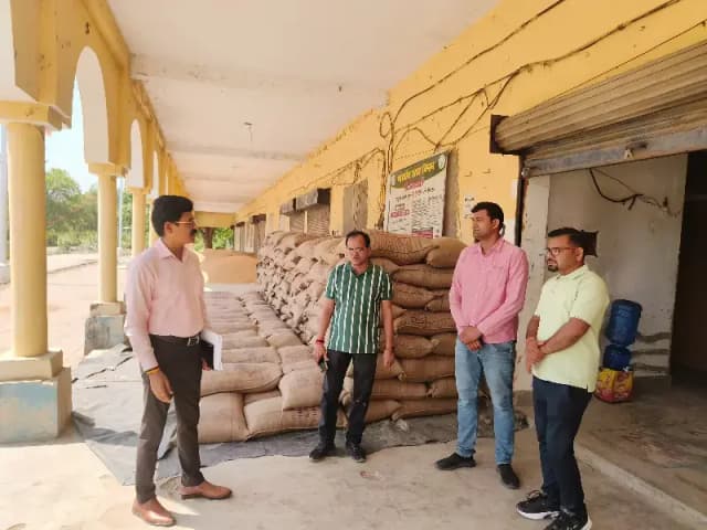 Chandauli News:जनपद के शुरू हुई गेहूं खरीद, 69 केंद्रों पर 15 जून तक खरीद, MSP ₹2585 प्रति क्विंटल.
