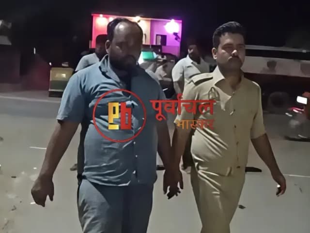 Chandauli News: टैंकर का लॉक तोड़कर डीजल चोरी करते चालक समेत दो गिरफ्तार.
