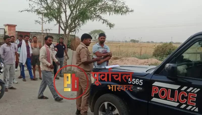Chandauli News: बिजली चोरी के आरोपी ने उपकेंद्र में घुसकर कर्मी से की मारपीट, अभिलेख फाड़े.
