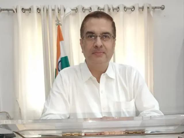 Sonbhadra News: लू के कहर से बदला स्कूल टाइम, अब सुबह 7:30 से दोपहर 12 बजे तक लगेंगी कक्षाएं.