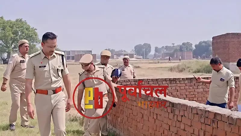 Chandauli News: पानी टंकी परिसर में मिला अधजला शव, हत्या की आशंका से हड़कंप.
