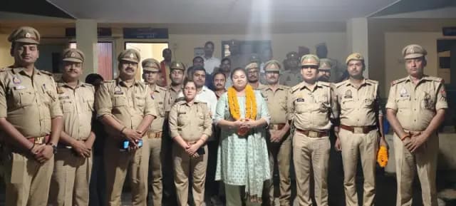 Chandauli News: सीओ स्नेहा तिवारी बनीं एएसपी, सम्मान समारोह में दी गई भावभीनी विदाई.
