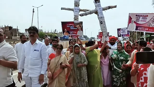 Chandauli News: महिला जन आक्रोश सम्मेलन में नारी शक्ति पर जोर,फूंका गया विपक्षी दलों का पुतला.

