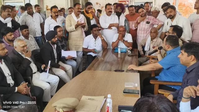 Chandauli News: सड़क चौड़ीकरण पर नहीं बनी सहमति, कल से चलेगा बुलडोजर.
