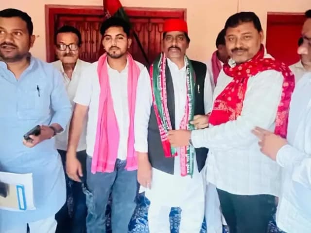 Sonbhadra News: चोपन में सपा की जोन-सेक्टर बूथ बैठक संपन्न, 2027 चुनाव को लेकर रणनीति पर जोर.