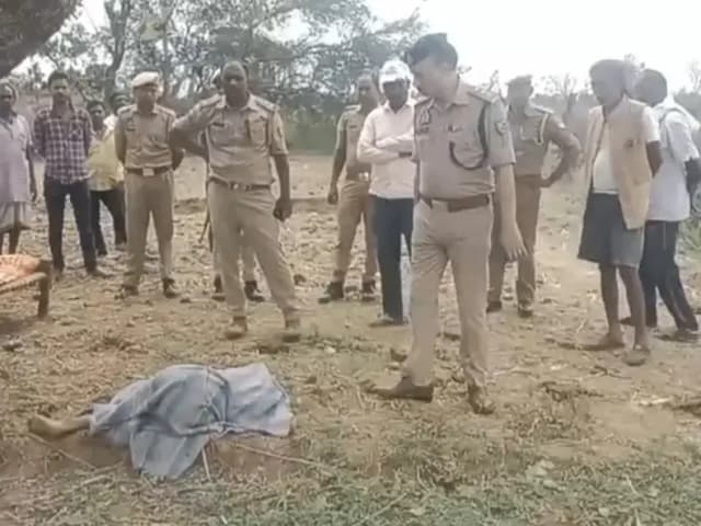 Sonbhadra News: परास के पेड़ से अर्द्धनग्न हालत में लटकता मिला महिला का शव, हत्या की आशंका.
