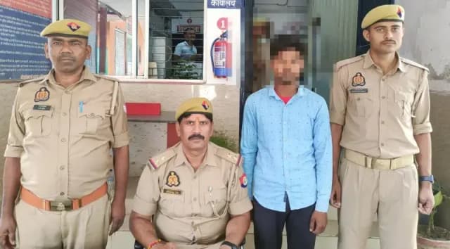 Chandauli News: शादी का झांसा देकर संबंध बनाने वाले आरोपी को सकलडीहा पुलिस ने किया गिरफ्तार.
