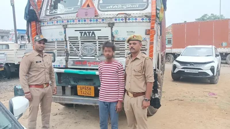 Chandauli News: ट्रक में छिपाकर बिहार ले जाई जा रही 1362 लीटर अवैध शराब बरामद, एक गिरफ्तार.