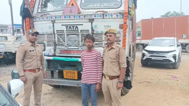 Chandauli News: ट्रक में छिपाकर बिहार ले जाई जा रही 1362 लीटर अवैध शराब बरामद, एक गिरफ्तार.