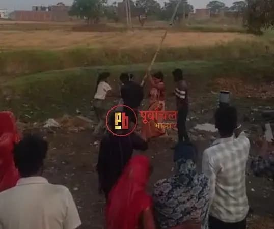  Chandauli News: बाबा साहेब के चित्र से छेड़छाड़, झंडा उखाड़ने पर गांव में तनाव.
