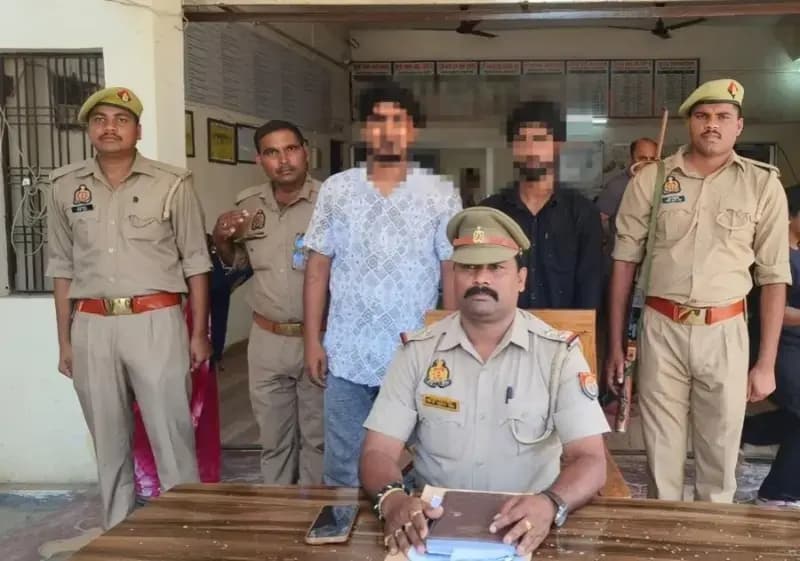 Chandauli News: हत्या के प्रयास मामले में दो आरोपी गिरफ्तार.
