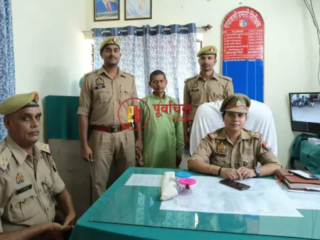 Chandauli News: मामूली विवाद में हुई हत्या का आरोपी गिरफ्तार, गड़ासा बरामद.
