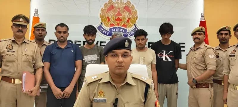Sonbhadra News: साइबर ब्लैकमेलिंग गैंग का पर्दाफाश, 5 आरोपी राजस्थान से गिरफ्तार.
