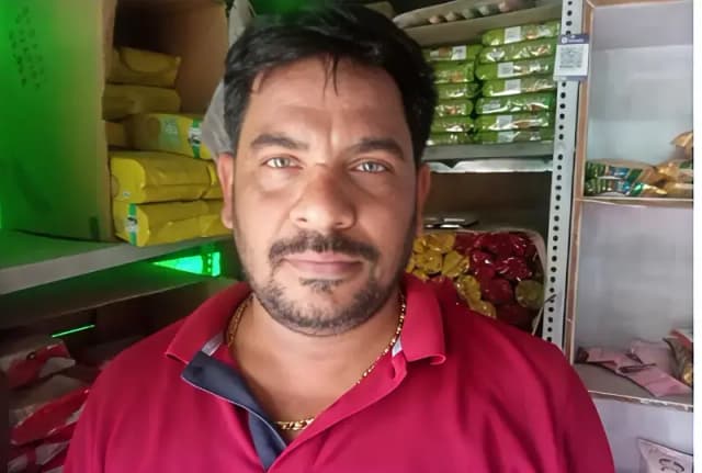 Chandauli News: करंट की चपेट में आने से दुकानदार की मौत, परिवार में मचा कोहराम.
