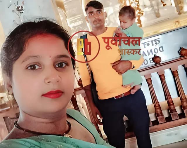 Chandauli News: ईंट लदे ट्रैक्टर से भिड़ी बाइक, महिला की मौत, पति और सास गंभीर घायल.
