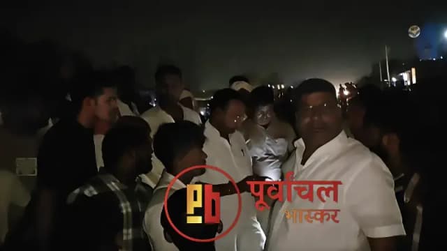 Chandauli News: दुकान बंद कर घर लौट रहे सर्राफा कारोबारी को बदमाशों ने मारी गोली, इलाके में हड़कंप.
