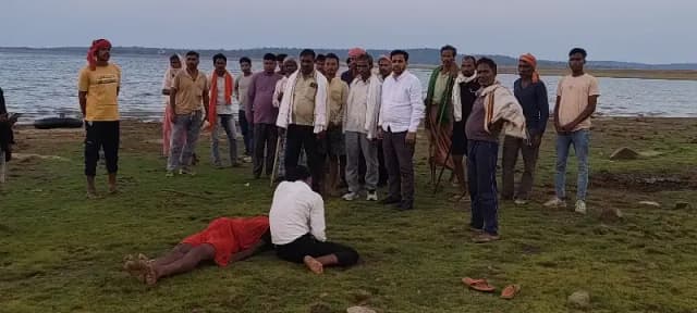 Chandauli News: चंद्रप्रभा बांध में डूबने से युवक की मौत, लौवारी कला गांव में पसरा मातम.

