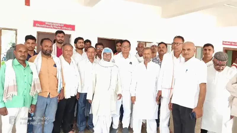 Chandauli News: विंध्य एक्सप्रेसवे के खिलाफ सड़कों पर उतरे किसान, भूमि अधिग्रहण रद्द करने की मांग.
