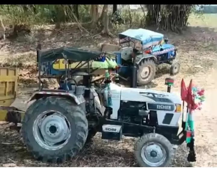 Chandauli News: अवैध मिट्टी खनन पर बड़ी कार्रवाई, चार ट्रैक्टर व जेसीबी सीज.
