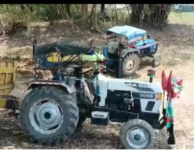 Chandauli News: अवैध मिट्टी खनन पर बड़ी कार्रवाई, चार ट्रैक्टर व जेसीबी सीज.
