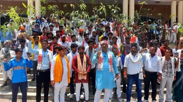Sonbhadra News: विश्व पर्यावरण दिवस पर किसान नौजवान संघर्ष मोर्चा का प्रदर्शन, तेंदुआ सफारी और कृषि वानिकी विश्वविद्यालय की मांग.