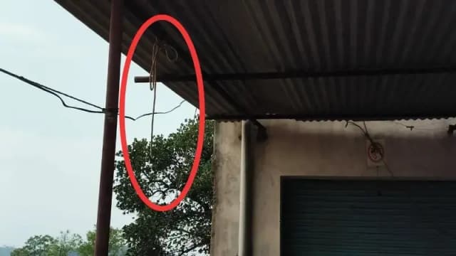 Sonbhadra News: 14 वर्षीय नाबालिग छात्रा का शव फंदे से लटका मिला, जांच में जुटी पुलिस.
